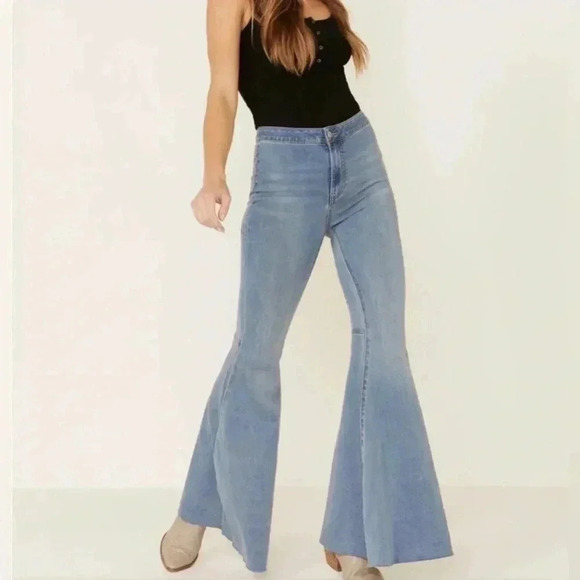 Free People Women's Just Float On Flare Bell Bottom HIGH RISE Jeans Size 27 - Picture 3 of 16